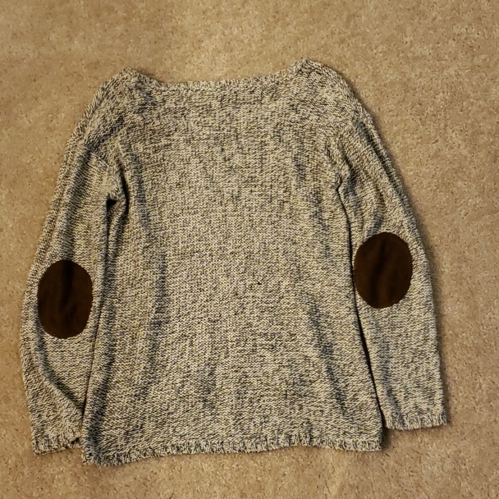 Top - Picture 3 of 4